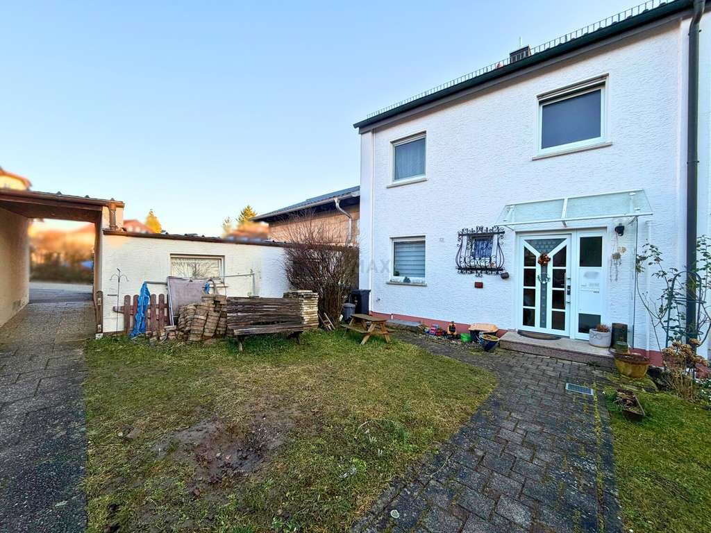 Immobilie in Wangen - Viel Platz für Familie und Hobby!
Reiheneckhaus in Wangen mit Werkstatt-Anbau und Garten ! - Bild 4