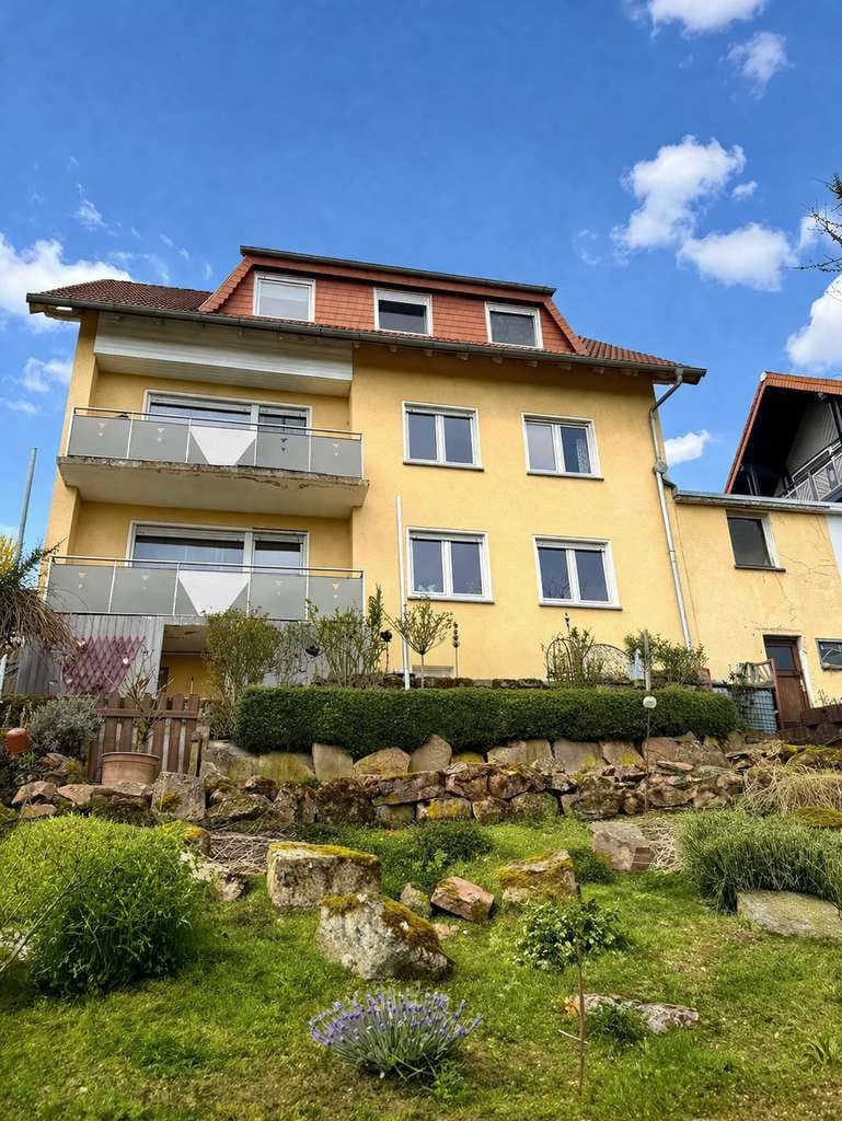 Immobilie in Eiterfeld - Großzügiges Einfamilienhaus mit Weitblick, Garten und vielseitigem Raumangebot - Bild 4