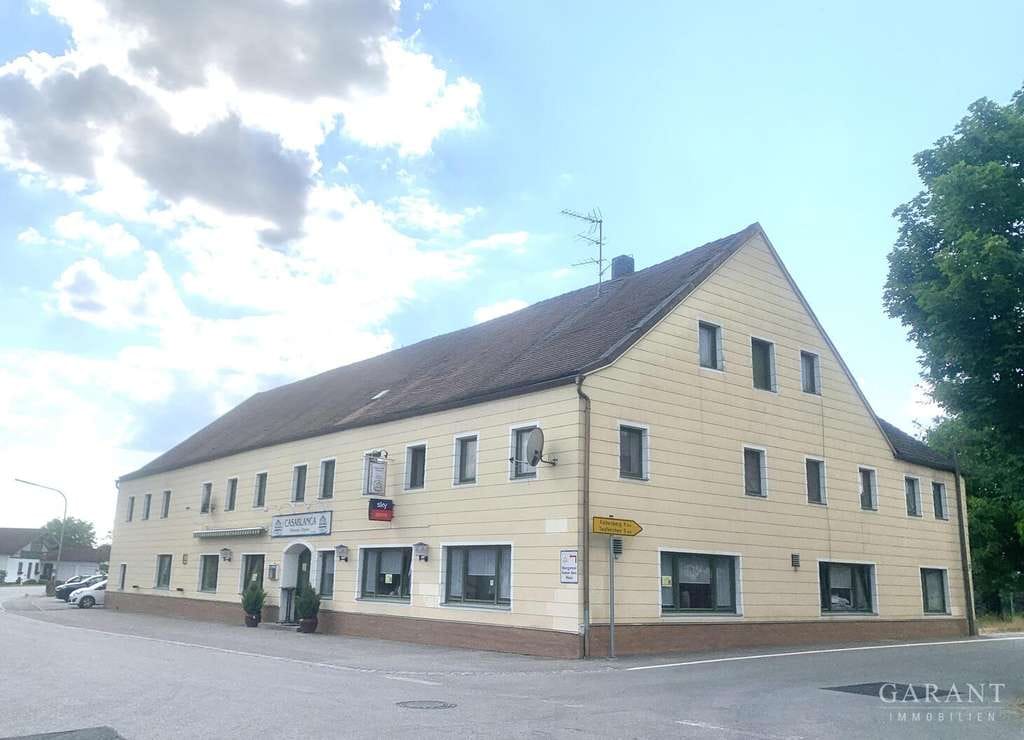 Immobilie in Unterdietfurt - Ehemaliges Gasthaus, bietet kreativen Raum zum Leben und Arbeiten! - Bild 0
