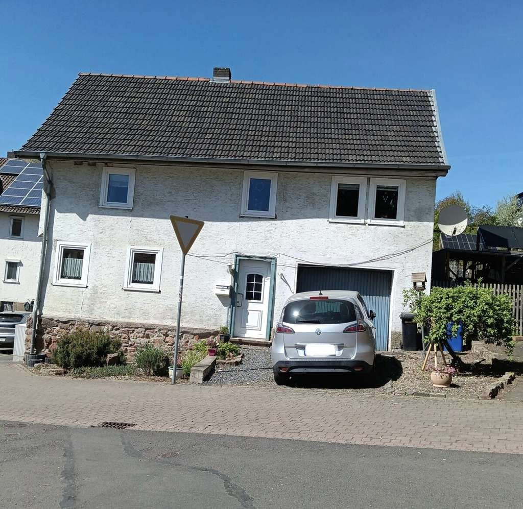 Immobilie in Guxhagen - Haus aus Fachwerk mit Garten in zentraler Lage von Guxhagen - Reihenendhaus - Bild 0