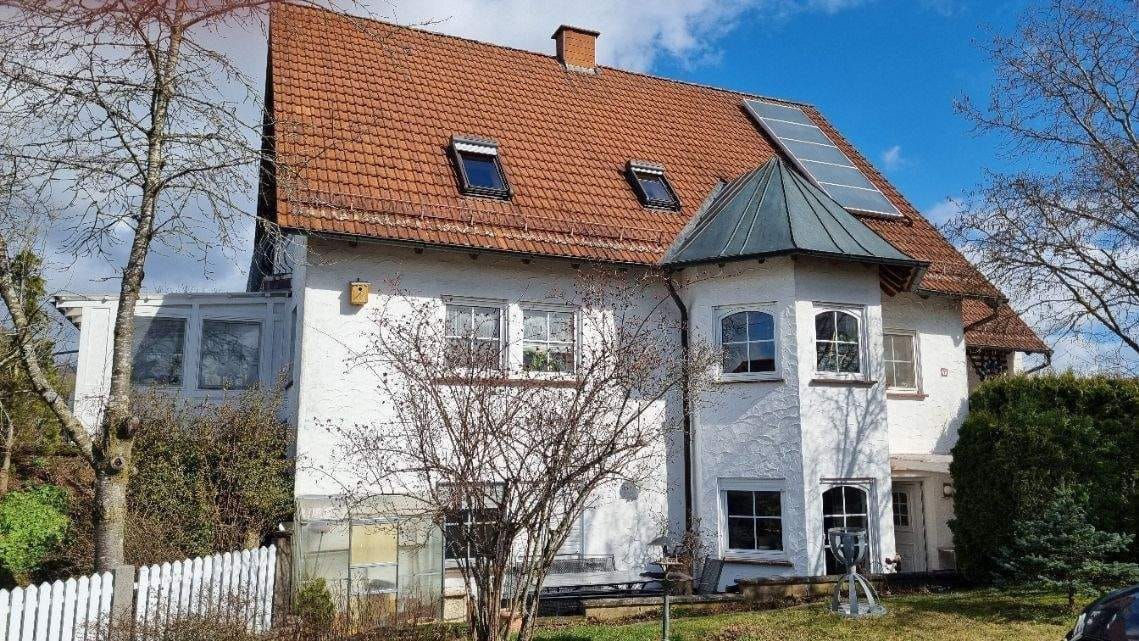 Immobilie in Bad Brückenau - Traumhaft schön gelegenes Einfamilienhaus mit Einliegerwohnung! - Bild 0