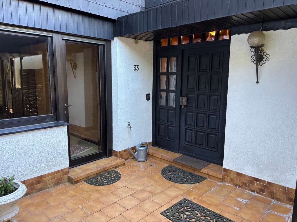 Immobilie in Mörfelden-Walldorf - Einfamilienhaus mit großem Süd-Westgarten in begehrter Villenlage von Walldorf - Bild 1