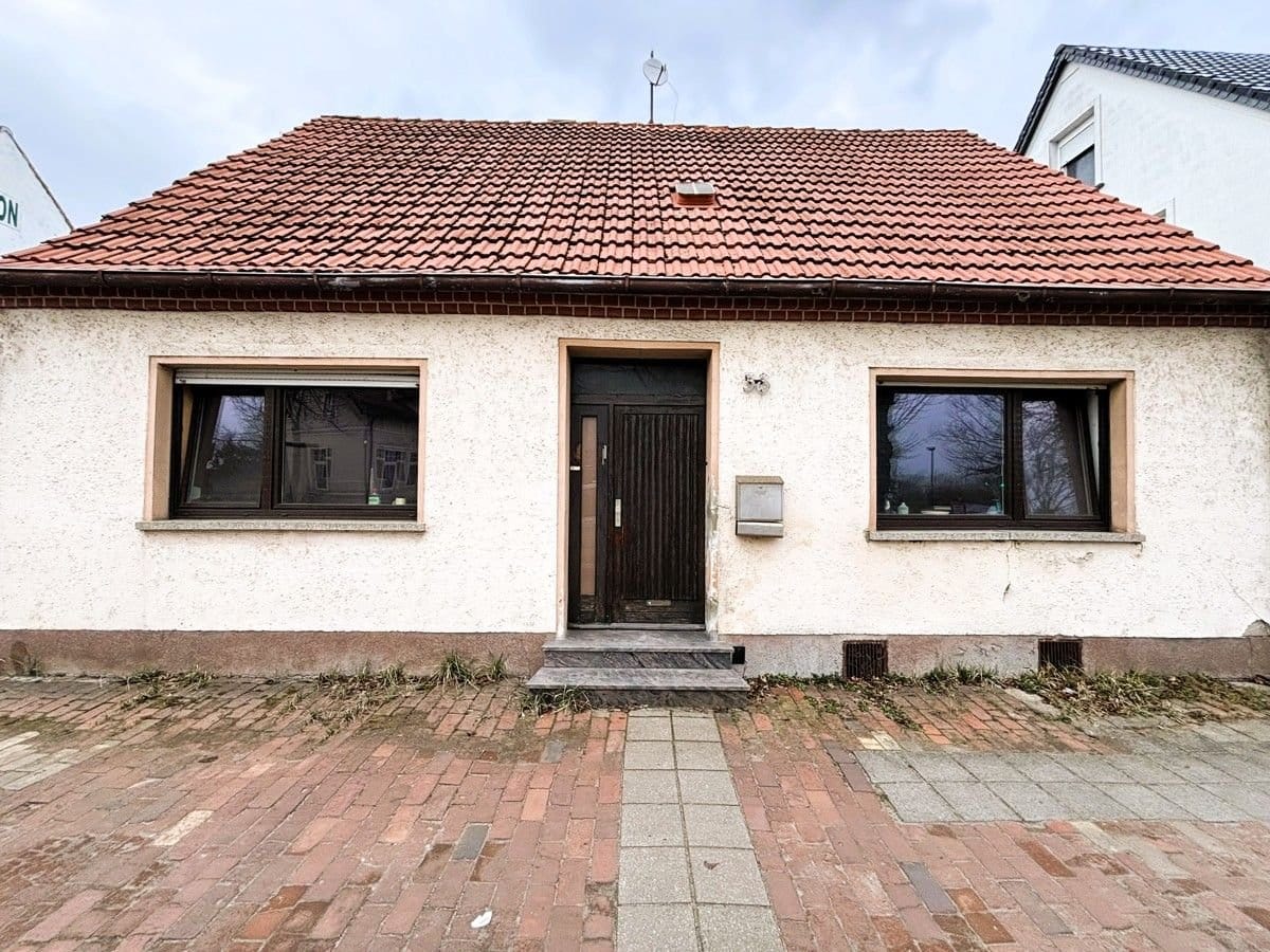 Immobilie in Coswig (Anhalt) - kleines Stadthaus mit Innenhof und Garten im Herzen von Coswig - Bild 2