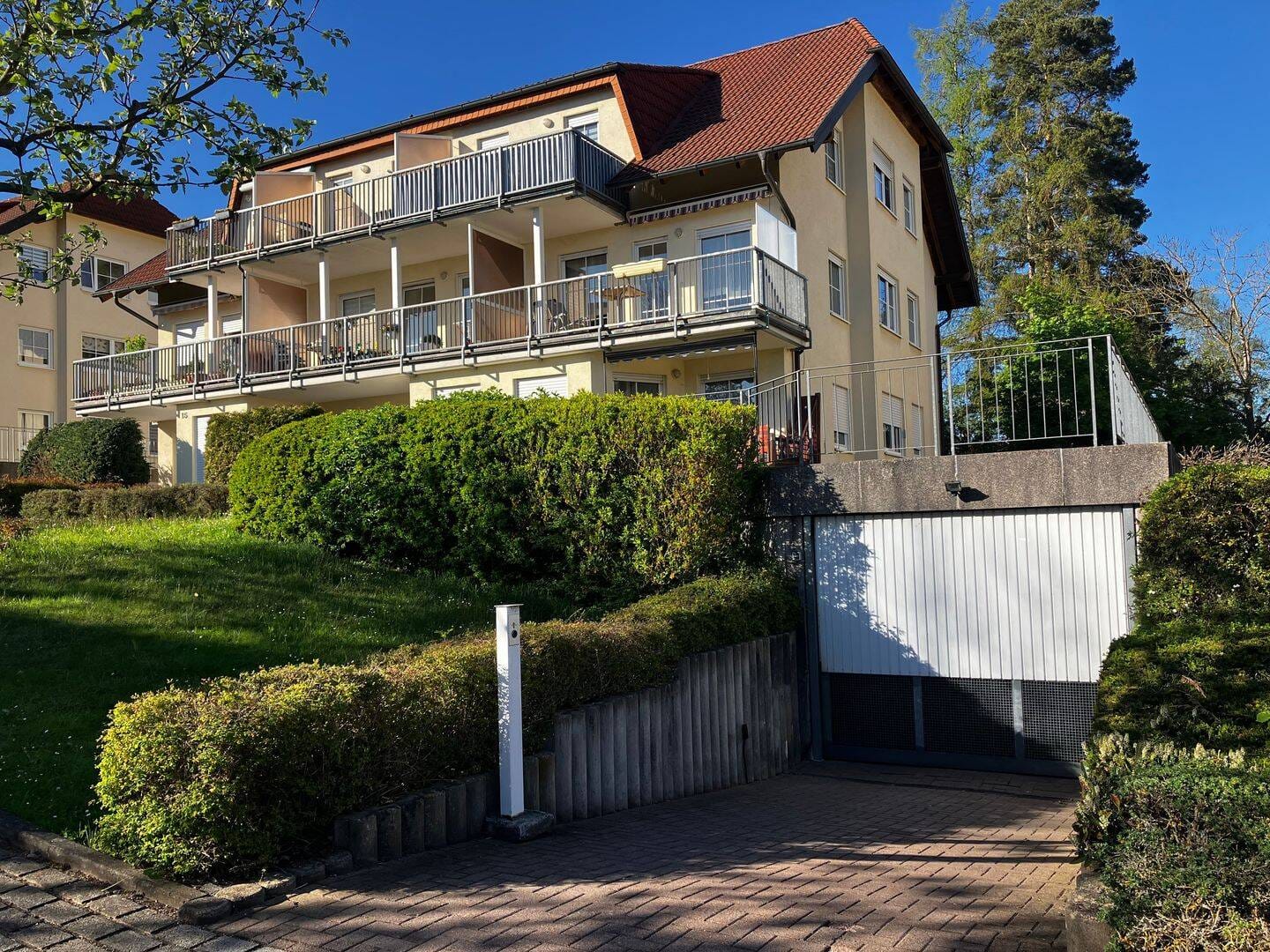 Immobilie in Bad Liebenstein - Kleine 1-Zimmer-Wohnung mit großem Balkon - Bild 2
