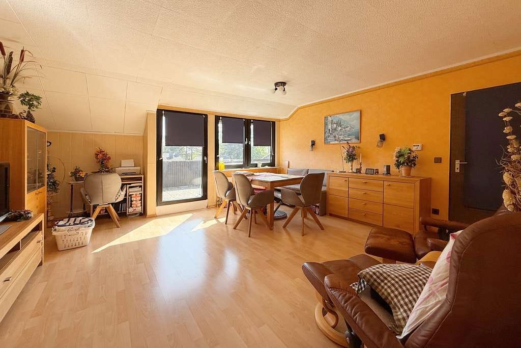 Immobilie in Bocholt - Dachgeschosswohnung mit großer Süd-Loggia in ruhiger Wohnlage in Stenern - Bild 2