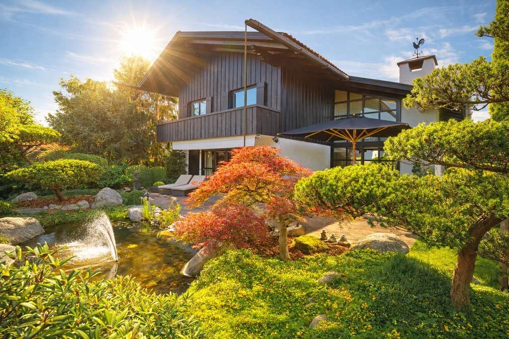 Immobilie in Riegsee - Berg- und Seeblick - charmantes Künstlerhaus am Riegsee mit Schwimmbad und japanischen Garten - Bild 1