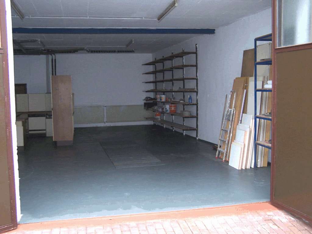 Immobilie in Eltmann - Wohnhaus mit Garten  Doppelgarage  und einer  Großer Garage,  3 Balkone ein großer Überdacht - Bild 2