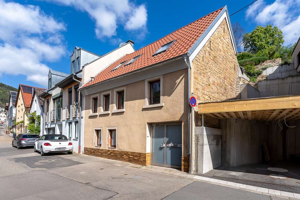 Immobilie in Neustadt an der Weinstraße - Charmantes EFH mit Innenhof & Dachterrasse in Toplage auf der Haardt – Ausbaupotenzial inklusive - Bild 0