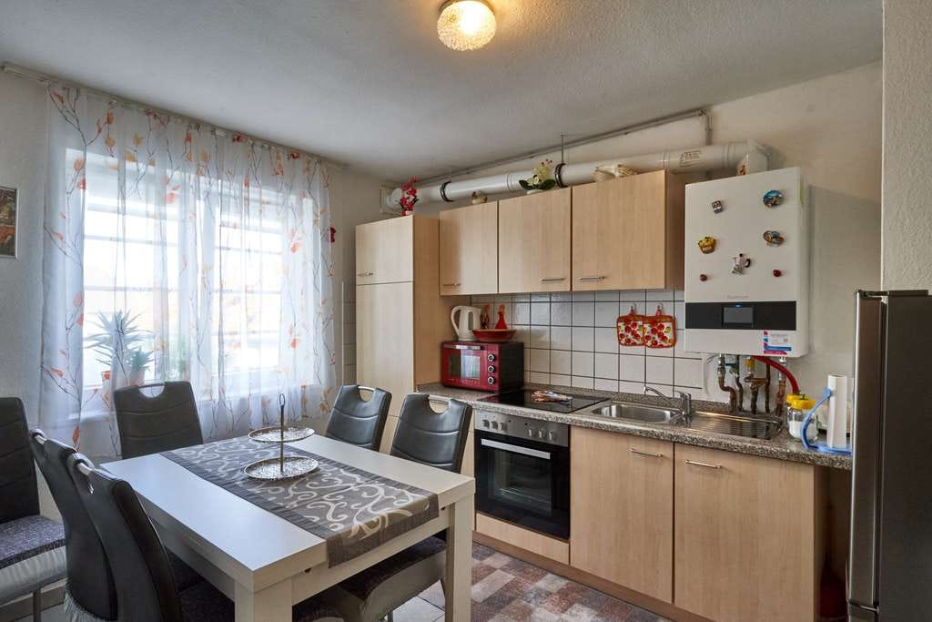 Immobilie in Hechingen - Freundliche Altbauwohnung in zentraler Lage – eine schöne Investitionsmöglichkeit - Bild 3