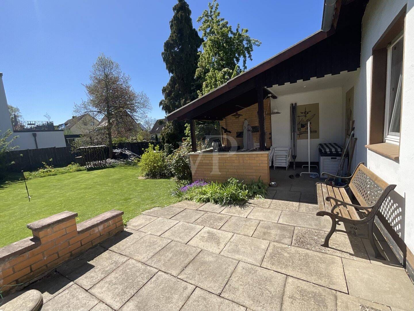 Immobilie in Ronnenberg - 1.998m² großes Grundstück: bebaut mit Zweifamilienhaus, Bungalow & Nebengebäude mit vielen Optionen! - Bild 4