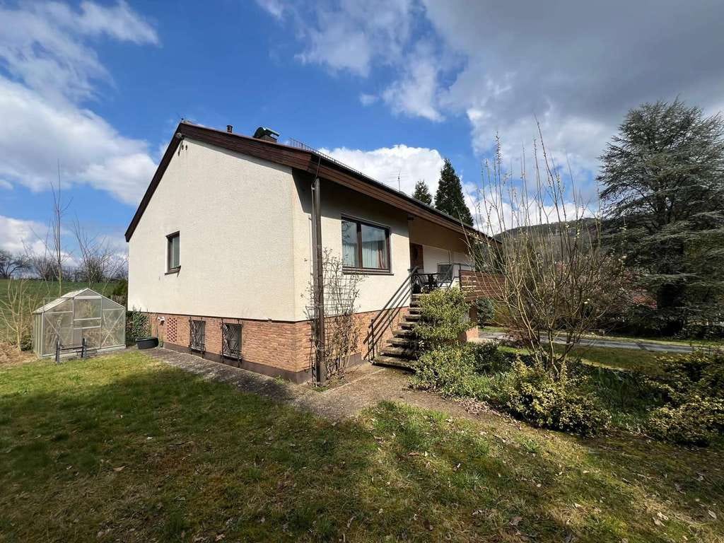 Immobilie in Happurg - Einfamilienhaus mit Einliegerwohnung auf großzügigem Grundstück in Happurg - Bild 1