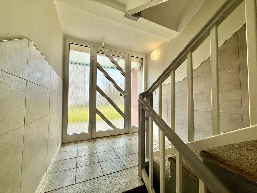 Immobilie in Neubrandenburg - HORN IMMOBILIEN++ Neubrandenburg, 4-Raum Eigentumswohnung, modernisiert, EBK und Stellplatz -bezugsf - Bild 3