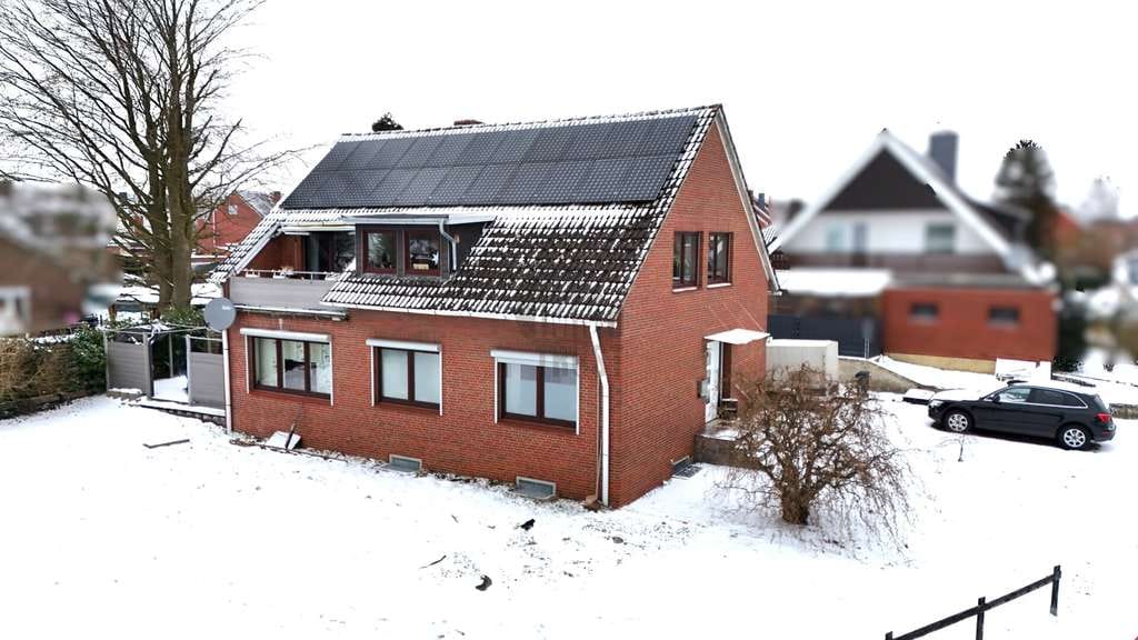 Immobilie in Agathenburg - ZWEIFAMILIENHAUS MIT ZWEI GETRENNTEN WOHNUNGEN IN STADE / WIEPENKATHEN - Bild 0