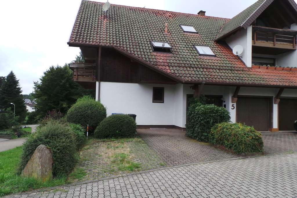 Immobilie in Trippstadt - Attraktive Eigentumswohnung im Untergeschoss eines 4-Familienhauses in ruhiger Lage - Bild 0