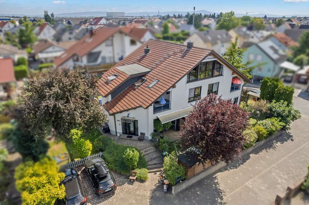 Immobilie in Biebesheim - Flexibles Wohnen: Maisonette, Garten und zwei Loggien - Bild 0