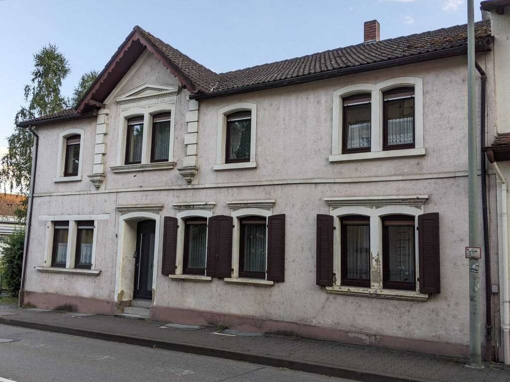 Immobilie in Buborn - Zweifamilienhaus mit schönem angelegten Grundstück - Bild 0