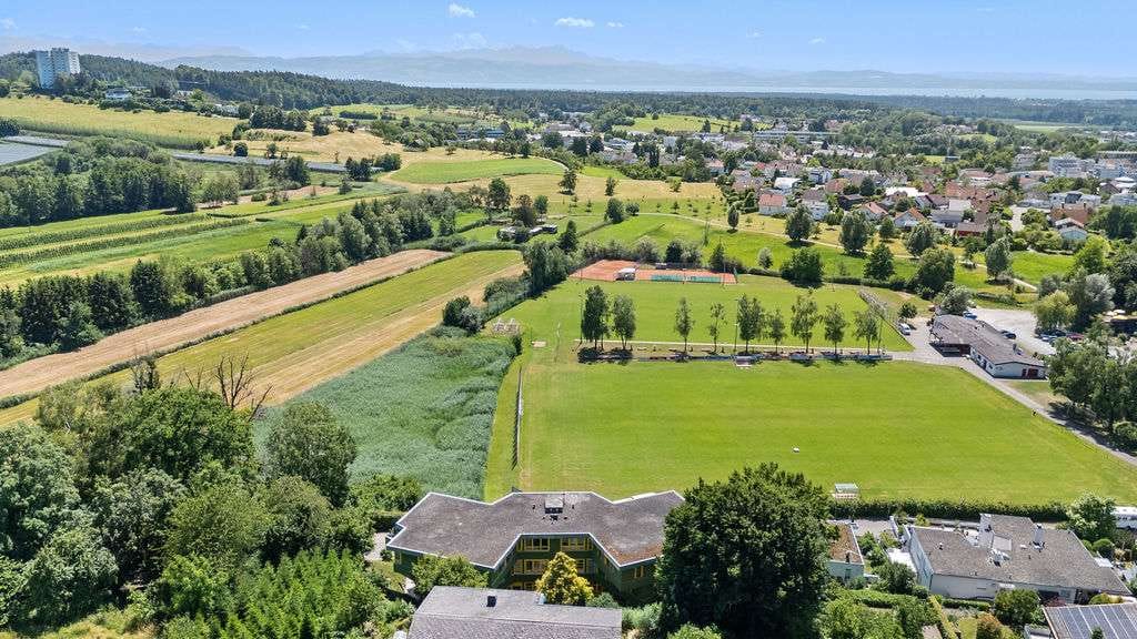 Immobilie in Tettnang - Sonnige, großzügige Wohnung mit traumhaftem Alpenblick, Terrassengarten und Aufzug - Bild 0