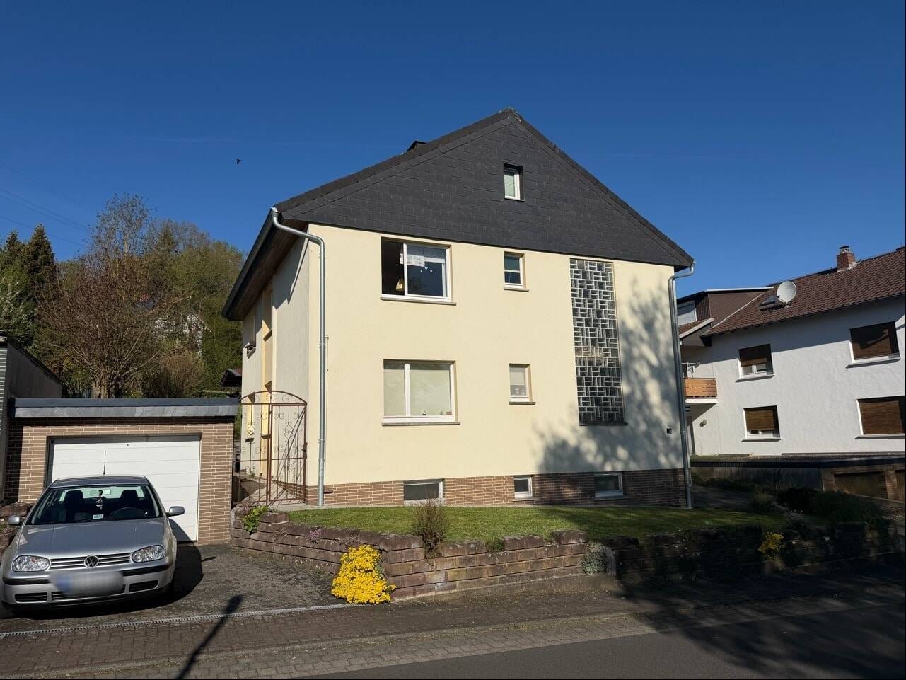 Immobilie in Philippsthal - Zweifamilienhaus mit 2 Garagen in traumhafter Südlage von Heimboldshausen - Bild 3