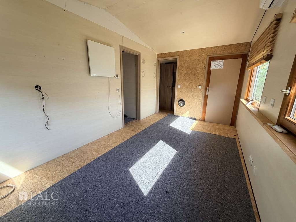 Immobilie in Ruppichteroth - Modernisiertes Wochenendhaus mit uneinsehbarem Grundstück und viel Privatsphäre - Bild 2