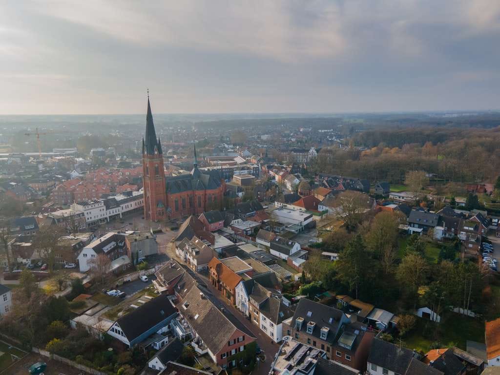 Immobilie in Rhede - Ihr neues Zuhause in Rhede: Familienfreundliches Reihenendhaus in ruhiger, zentraler Wohnlage - Bild 1