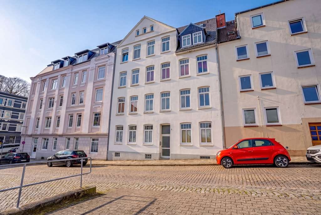 Immobilie in Flensburg - Kapitalanlage: MFH mit 6 Wohneinheiten und ca. 345 m² Wohnfläche - Bild 0