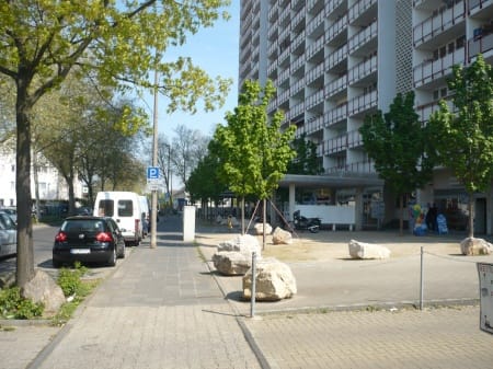 Immobilie in Sankt Augustin - SANKT AUGUSTIN in zentraler Lage, 2 Zimmer ETW, offene Küche, Diele, Bad, Balkon, 55 m² Wfl. mit TG. - Bild 4