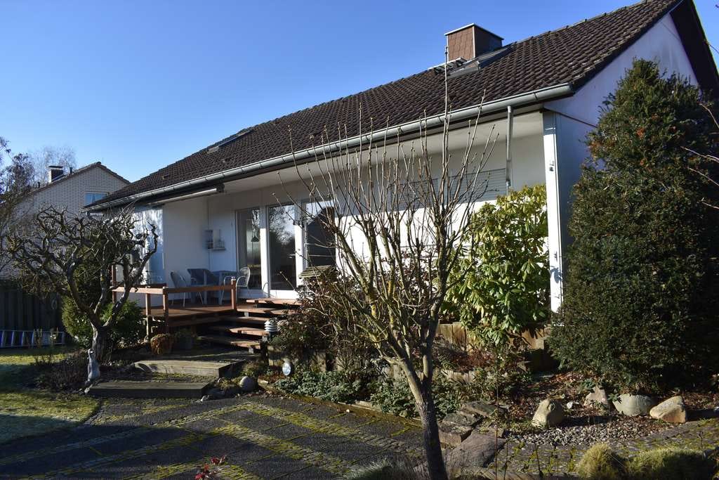 Immobilie in Bovenden - Wundervolles EFH mit Blick zur Plesse im Herzen von 37120 Bovenden - Bild 0