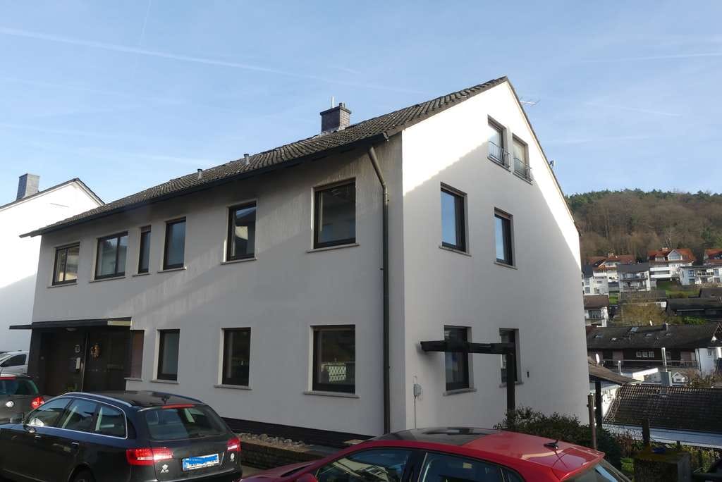 Immobilie in Breuberg - ***Gute Kapitalanlage oder Selbstbezug, 2 Familienhaus mit "ELW", in schöner Wohnlage in Breuberg*** - Bild 1