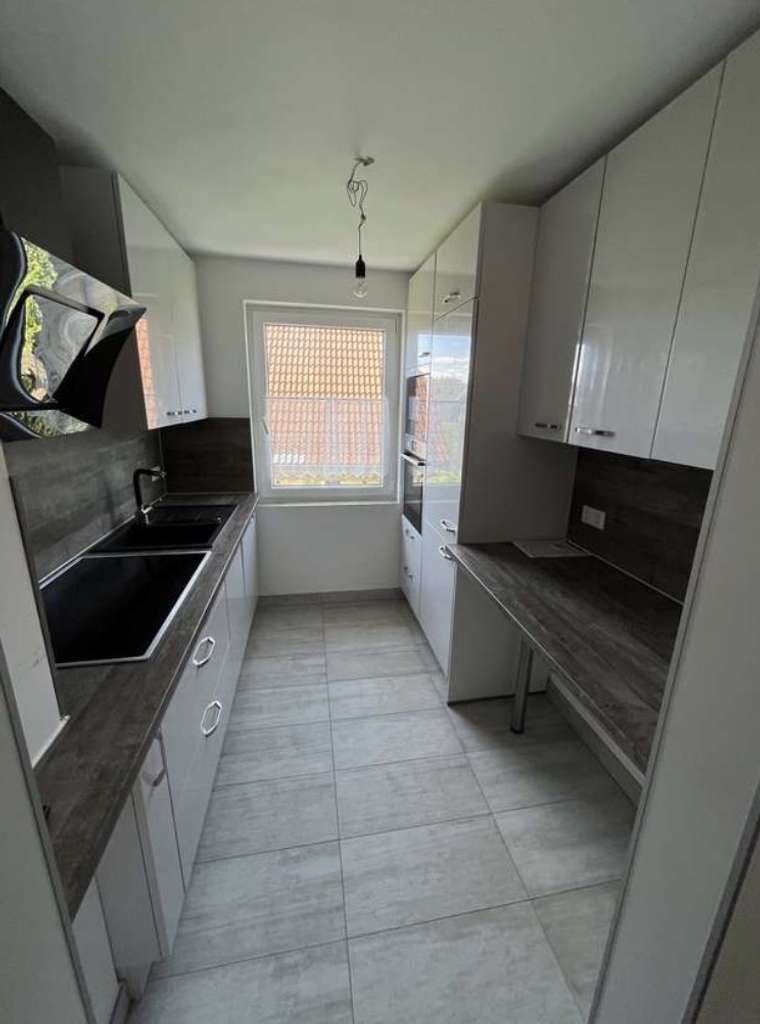 Immobilie in Steinenbronn - Kernsanierte 3-Zimmer-Wohnung mit Balkon, Keller & Garage in ruhiger Lage von Steinenbronn - Bild 1