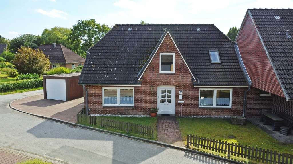 Immobilie in Schwabstedt - Familienfreundliches Einfamilienhaus in Massivbauweise – ideal für Handwerker - Bild 0