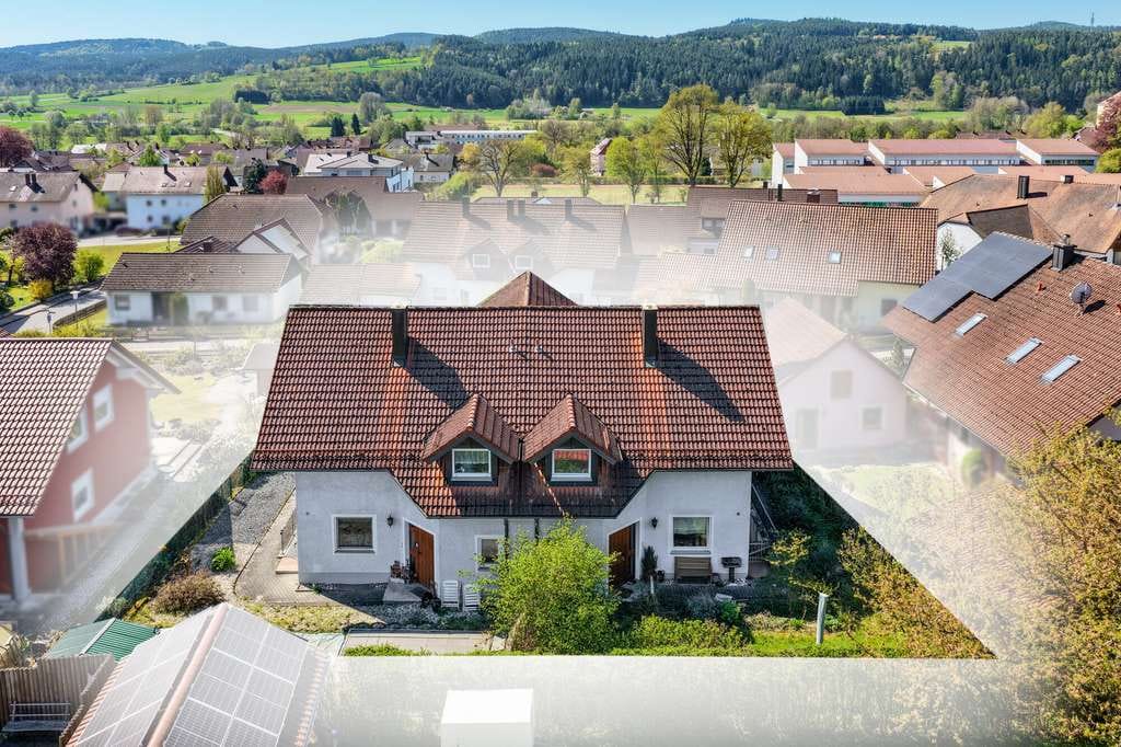 Immobilie in Walderbach - Zwei Doppelhaushälften in Walderbach – vermietet und perspektivisch zur Eigennutzung geeignet! - Bild 1