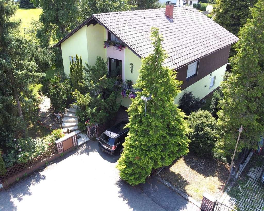 Immobilie in Reisbach - Mehrgenerationenhaus mit Wohlfühlfaktor und viel Raum zur Entfaltung - Bild 0