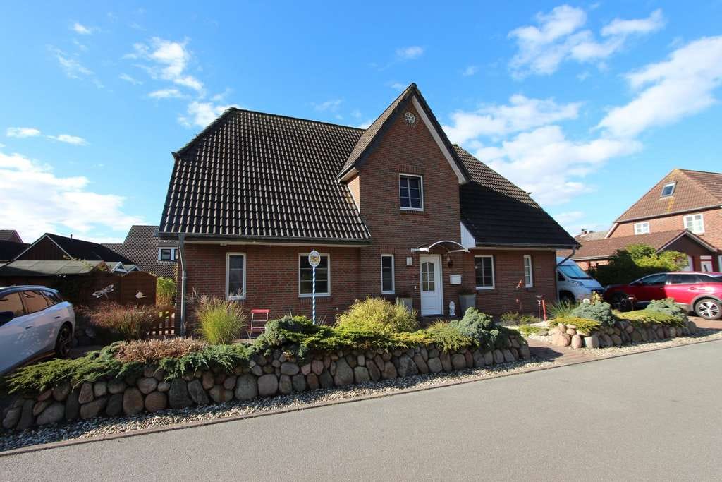 Immobilie in Klanxbüll - Wohnhaus mit 2 Wohneinheiten in attraktiver Lage nahe des Bahnhofes - Bild 1