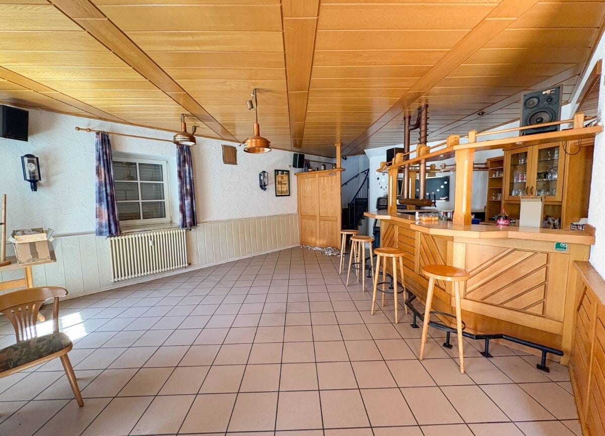Immobilie in Ulmet - Wohnen, Arbeiten & Investieren: Einzigartiges Anwesen mit Gaststätte, Wohnungen und Naturgrundstück - Bild 4