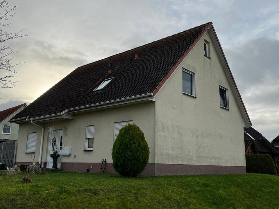 Immobilie in Altentreptow - Anlageobjekt +++ vermietetes Zweifamilienhaus als Kapitalanlage zu verkaufen +++ - Bild 0