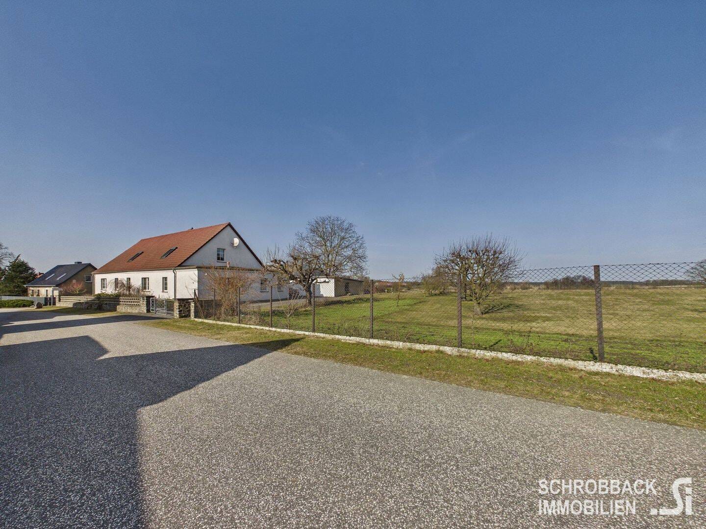 Immobilie in Steinhöfel - Doppelhaus in Arensdorf mit zusätzlichem Bauland und freiem Blick ins Grüne - Bild 2