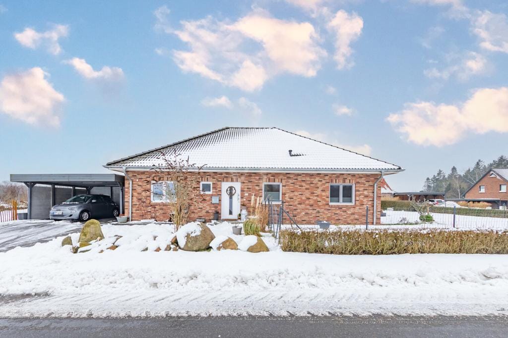 Immobilie in Altenkrempe - Bungalow in ruhiger Lage -Komfortables Wohnen auf einer Ebene - Bild 1