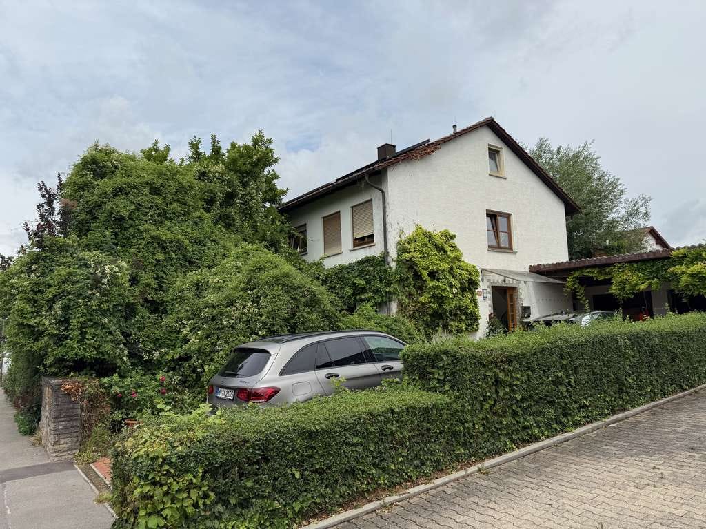 Immobilie in Brackenheim - Brack.-Hausen: Teilrenoviertes 2 Fam.-Haus mit Gewerbeanbau/ Gewächshaus - Bild 0