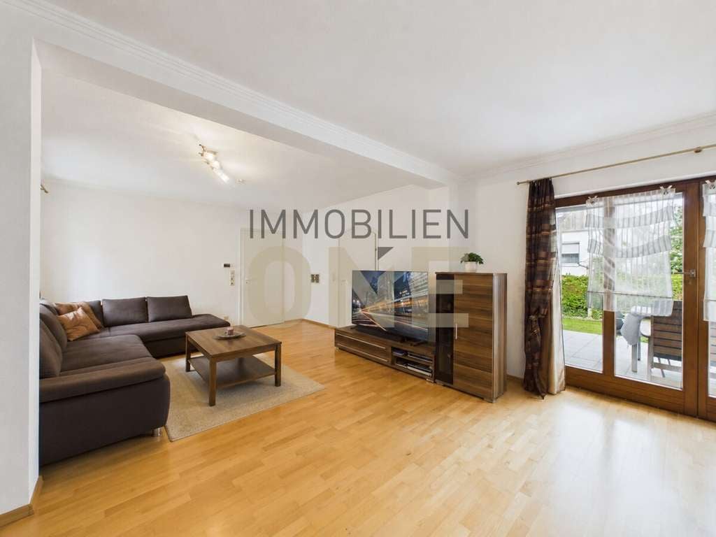 Immobilie in Abensberg - Charmantes Einfamilienhaus mit Garten, Garage und Carport - Bild 4
