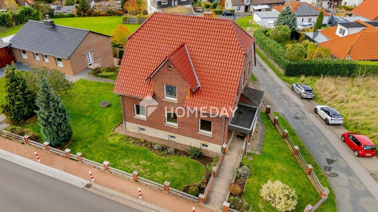 Immobilie in Obernkirchen - Charmantes Zweifamilienhaus mit Garten, Garagen in Obernkirchen - Bild 3
