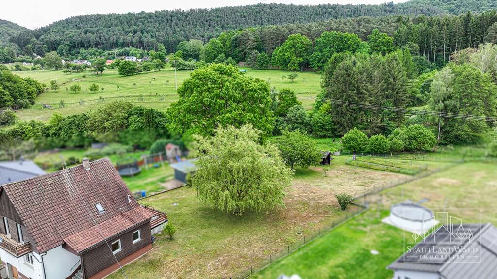 Immobilie in Fischbach bei Dahn - Viel Platz für Familie, Garten und Erholung – Einfamilienhaus am Feldrand mit Ausblick - Bild 1