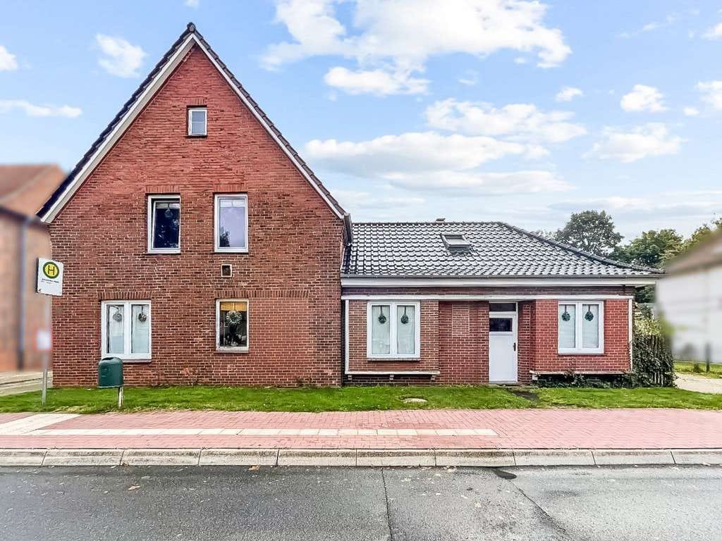 Immobilie in Nordenham - Komfortables und energetisch saniertes Einfamilienhaus mit viel Platz in Nordenham-Einswarden  - Bild 0