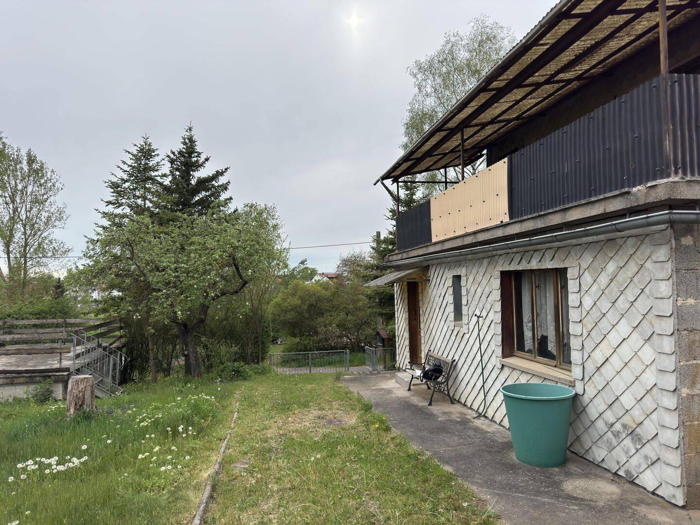 Immobilie in Römhild - Sanierungsbedürftiges Einfamilienhaus in traumhafter Alleinlage - Bild 3