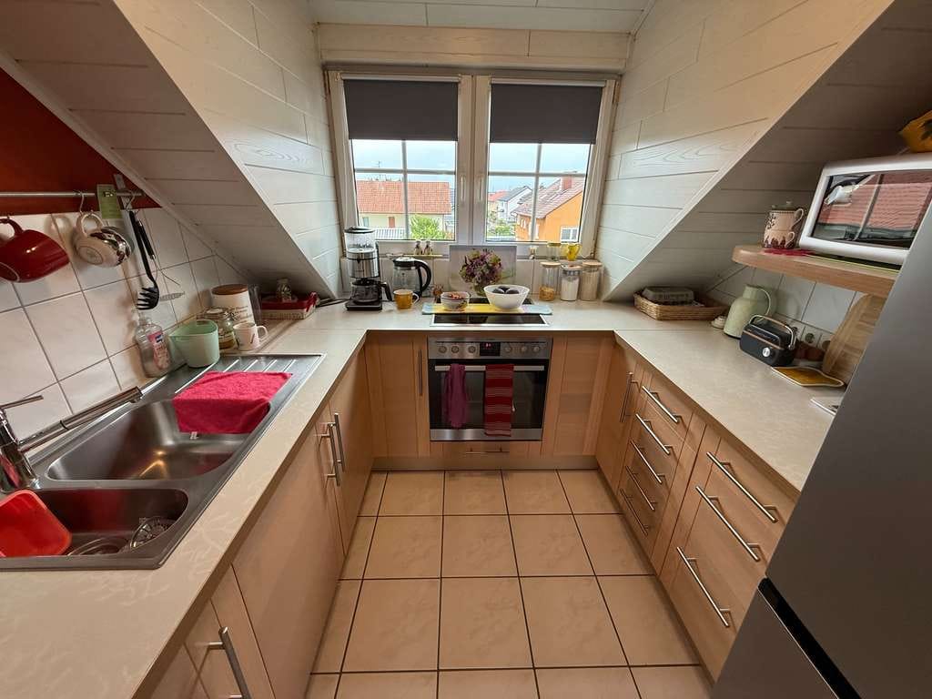 Immobilie in Rheinzabern - Sehr gepflegte 3,5-ZKB Dachgeschosswohnung - mit Balkon und Stellplatz - Bild 2