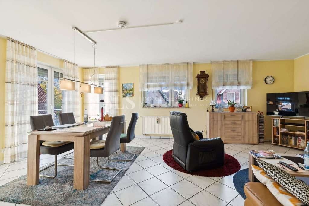 Immobilie in Raesfeld - Großzügige 91 m²-Wohnung mit zwei Balkonen, guter Aufteilung, Stellplatz und sicherem Mietverhältnis - Bild 2
