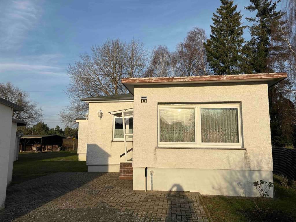 Immobilie in Bad Wilsnack - Wohnhaus mit großer Werkstatt und Garagen - auch als Baugrundstück geeignet - Bild 2