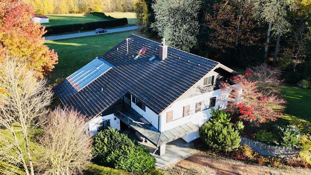Immobilie in Tiefenbach - ++Top-Lage am Stadtrand (Passau):  Einladendes Haus mit zeitlosem Stil und flexibler Einlieger-WH - Bild 0