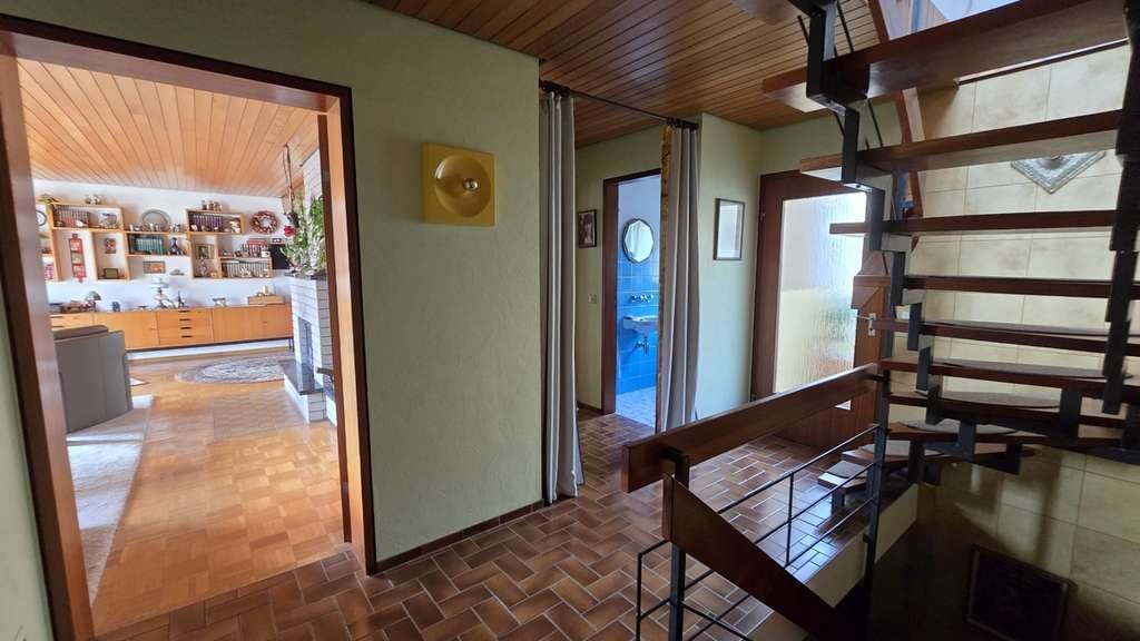 Immobilie in Heimsheim - TOP Einfamilienhaus mit Einliegerwohnung, Wintergarten, Garten u. 3 Garagen wartet auf SIE - Bild 2