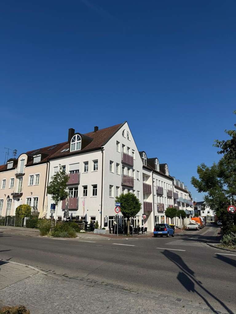 Immobilie in Pfaffenhofen an der Ilm - Kapitalanleger aufgepasst! Zentrale Dachgeschosswohnung in Pfaffenhofen a.d.Ilm zu verkaufen! - Bild 1