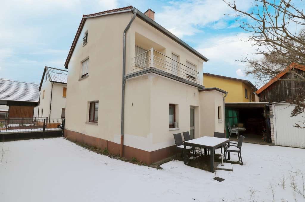 Immobilie in Sandhausen - Einfamilienhaus in Sandhausen mit großem Grundstück, Garage & Nebengebäude - Bild 1